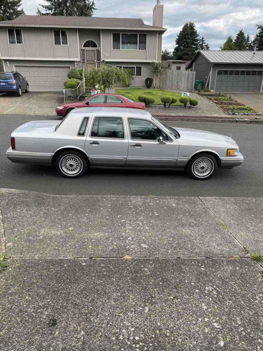 1994 lincoln town car sedan grey rwd automatic cartier