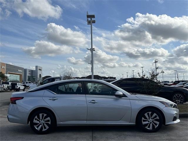 2022 nissan altima 2.5 s