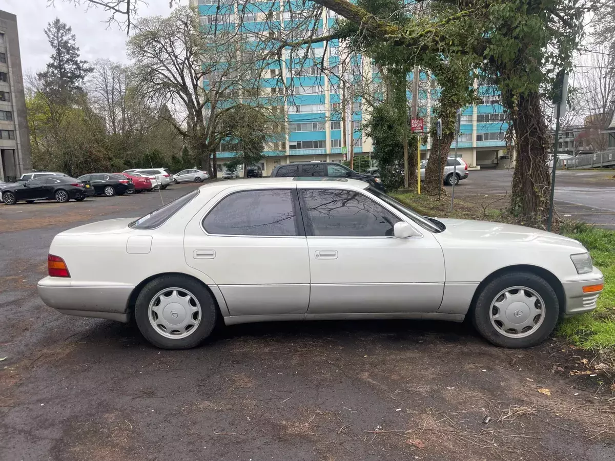 lexus ls 1994 - needs new catalytic converter (eugene or)