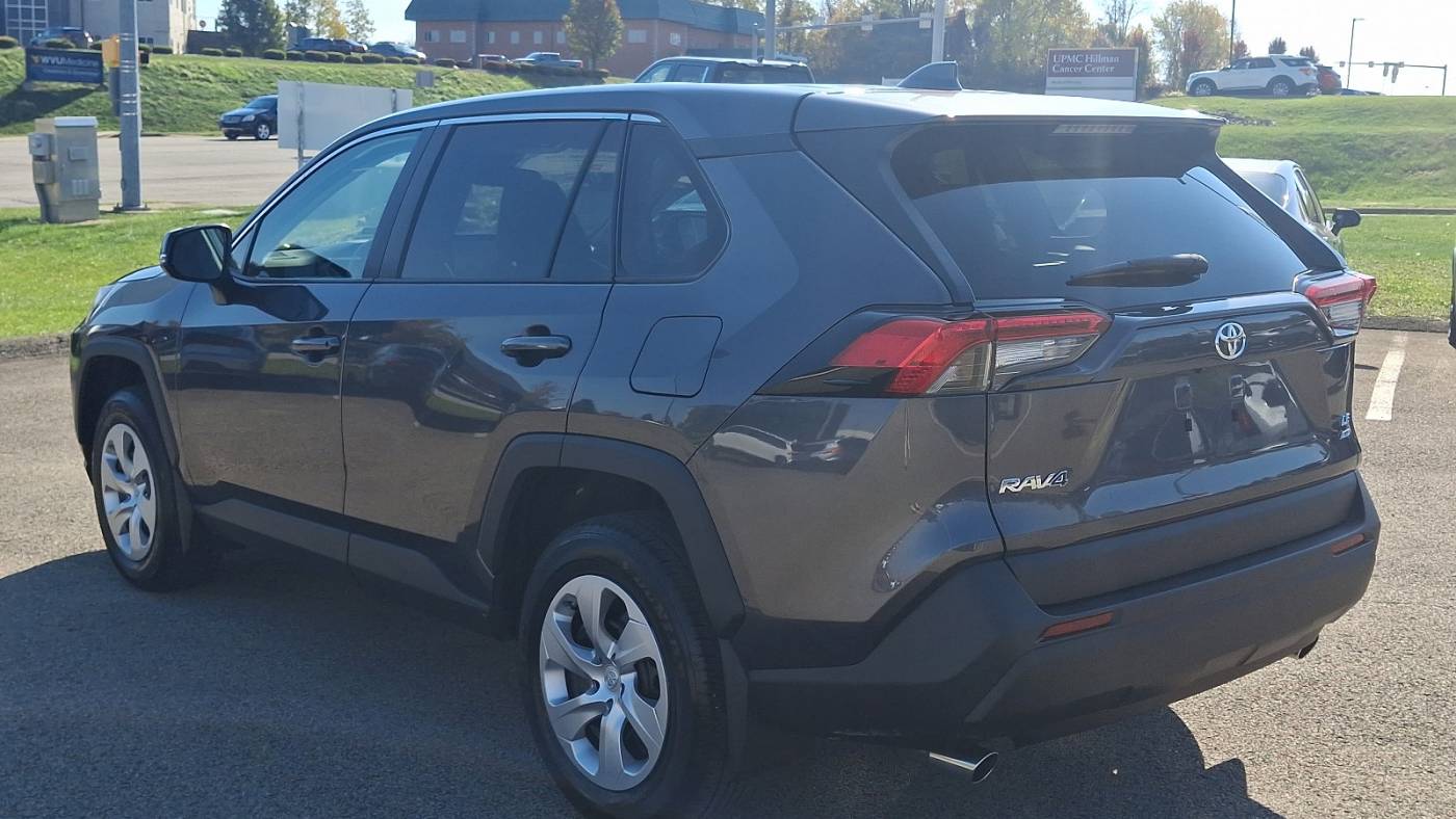 2023 toyota rav4 le