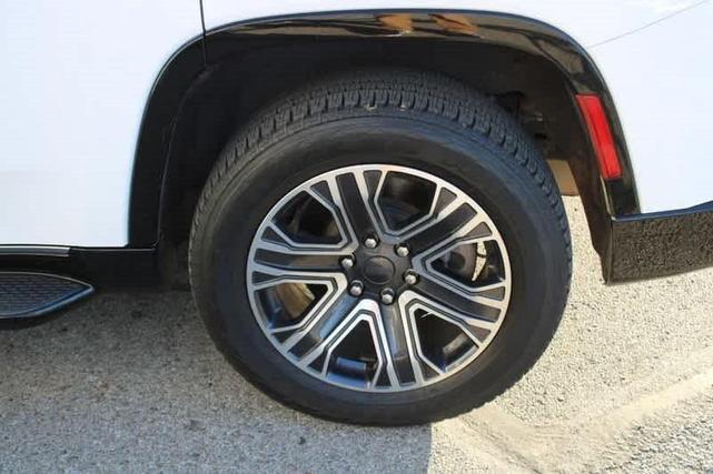 2023 jeep wagoneer base
