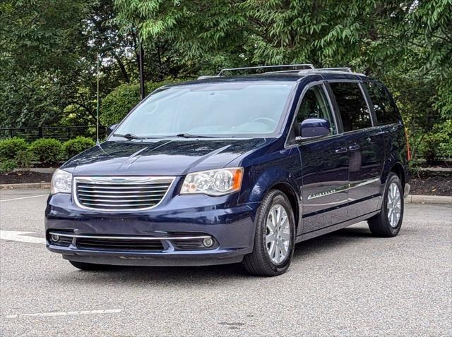 2013 chrysler town & country touring
