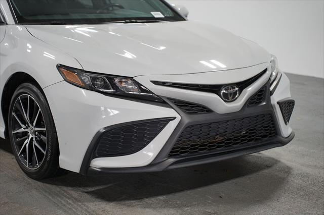 2022 toyota camry se