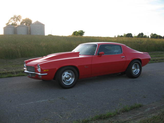 1970 camaro *** runs 7:50 in 1/8 mile *** solid *** viper red