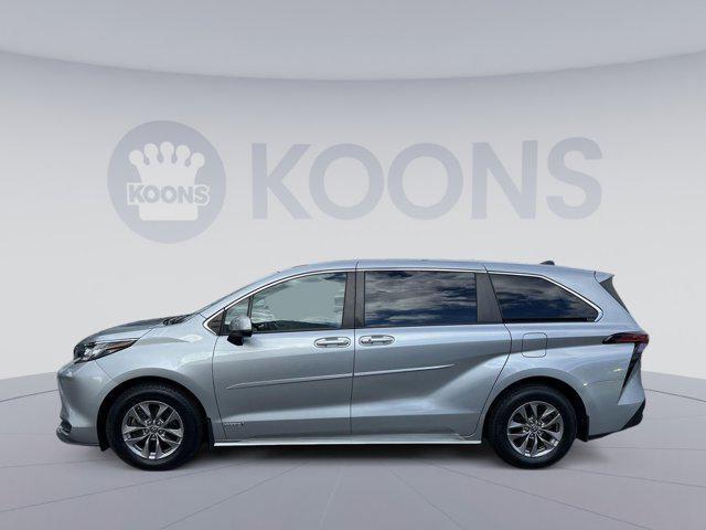 2021 toyota sienna le