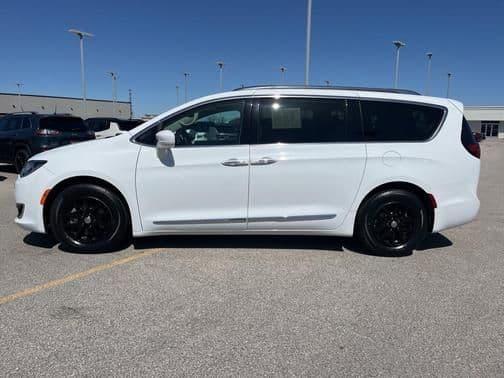 2020 chrysler pacifica touring-l in green bay, wisconsin