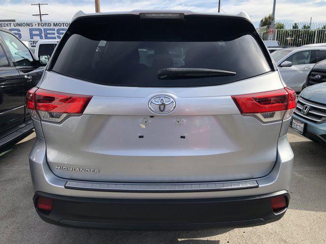 2019 toyota highlander le i4