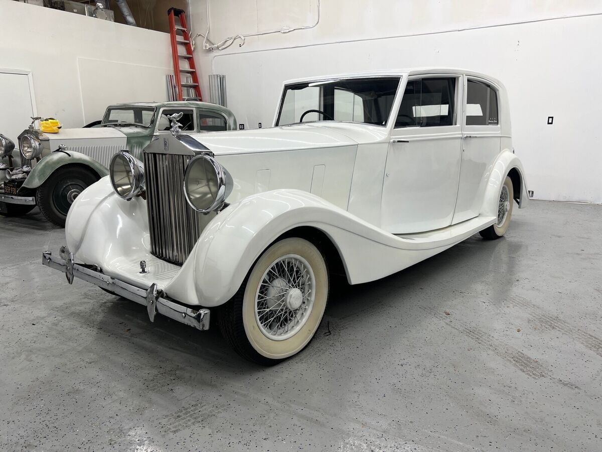 1939 rolls-royce wraith sedan white rwd automatic