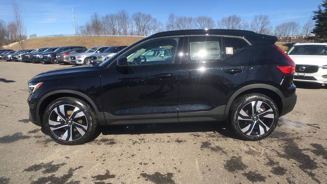 2024 volvo xc40 b5 plus dark