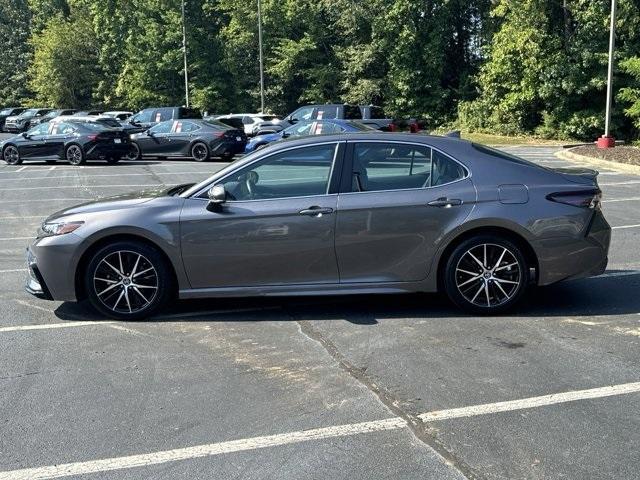 2022 toyota camry se