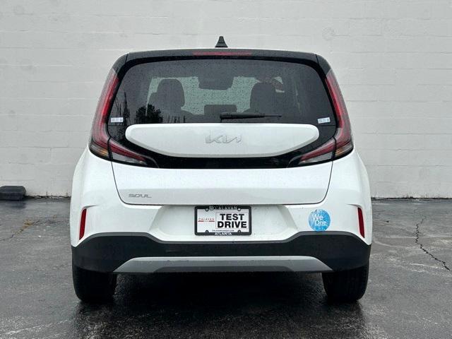 2023 kia soul lx