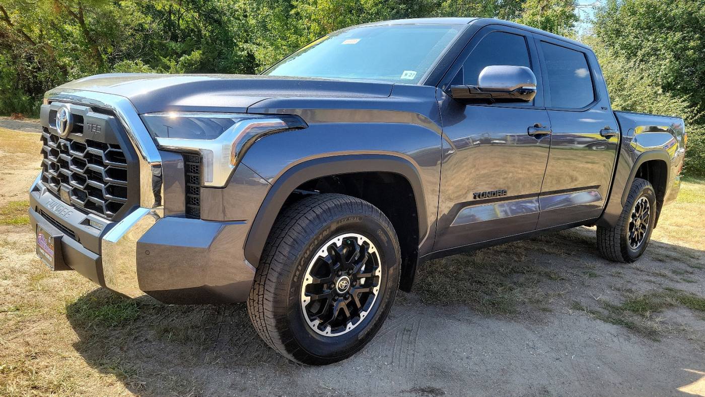 2022 toyota tundra sr5