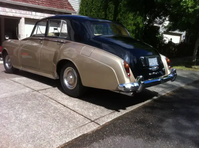 silver cloud iii