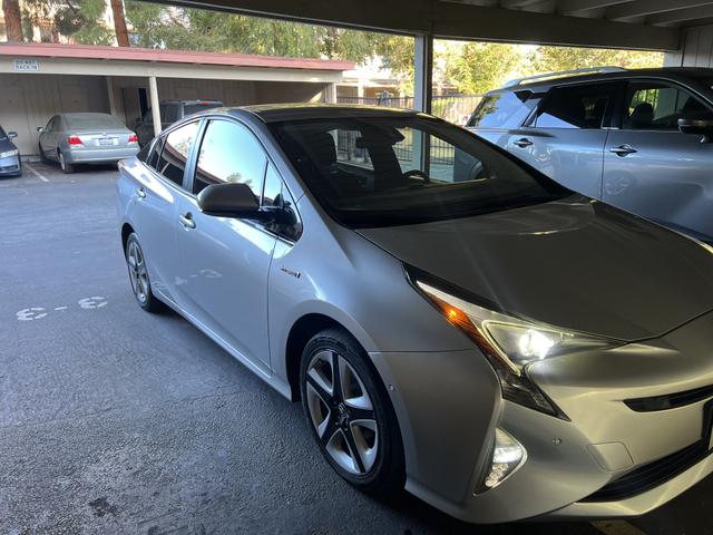 2018 toyota prius three touring