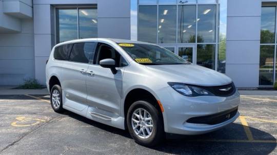 2023 chrysler voyager lx