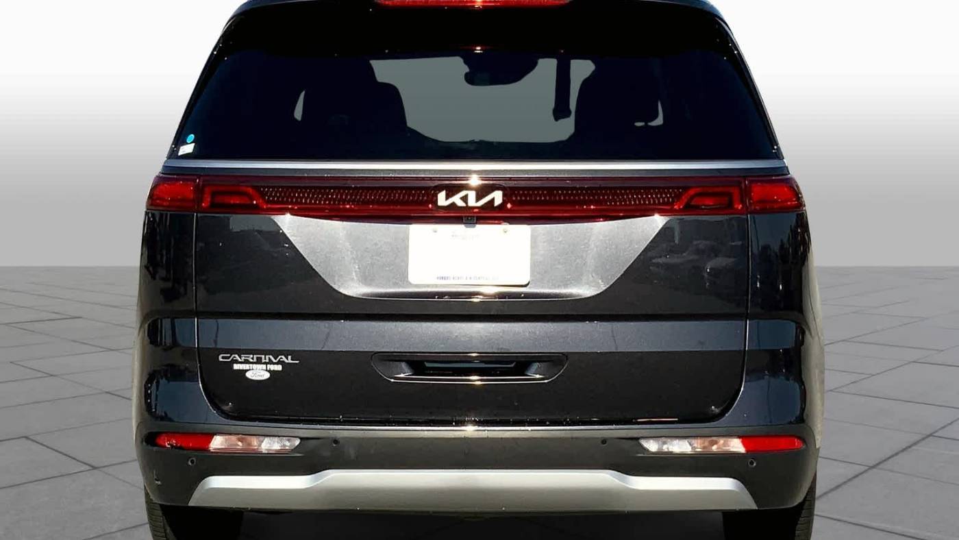 2023 kia carnival lx