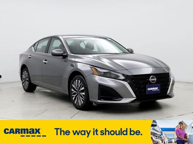 2023 nissan altima sv