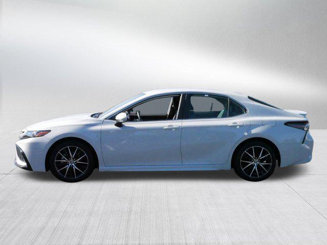 2022 toyota camry se