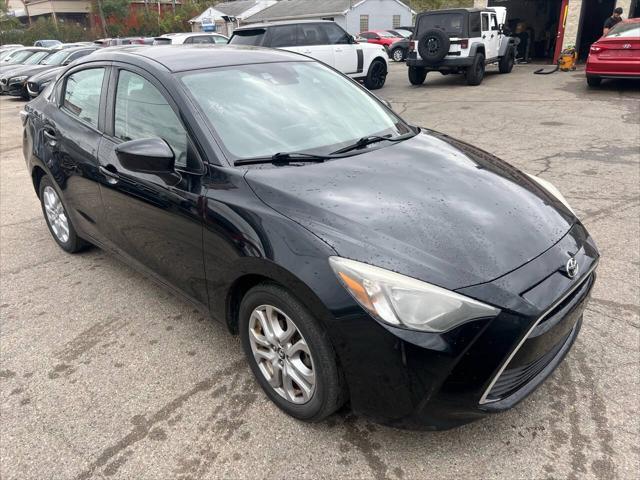 2018 toyota yaris ia base