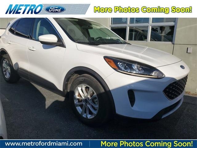 2020 ford escape se
