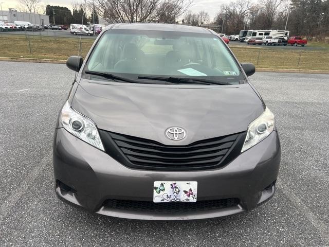 2014 toyota sienna l