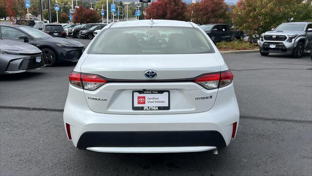2022 toyota corolla hybrid le