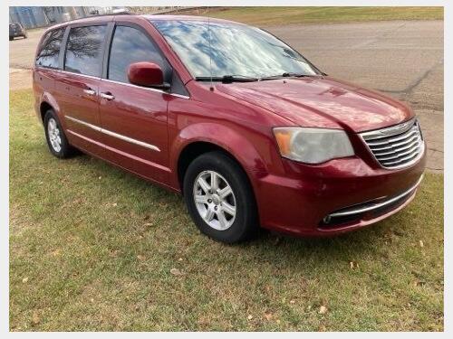 2011 chrysler town & country -- touring minivan 4d with 83,203 miles!!!