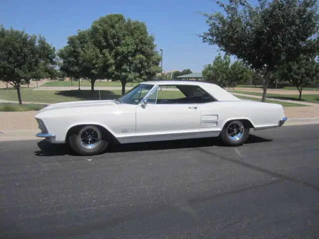 wonderful pearl white riviera, original color nice shape unique find rare