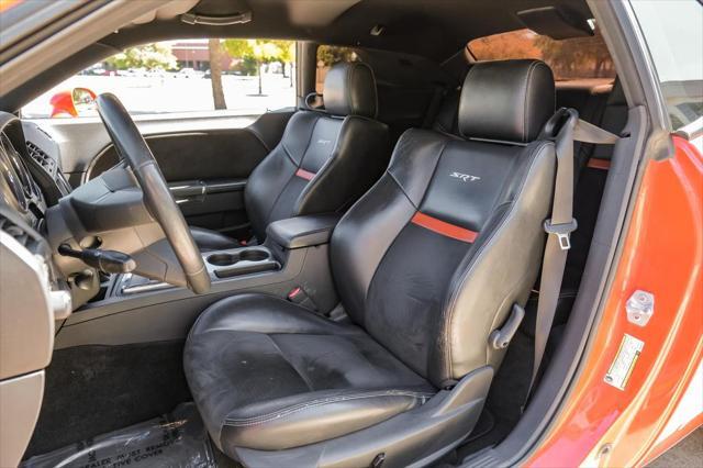 2008 dodge challenger srt8