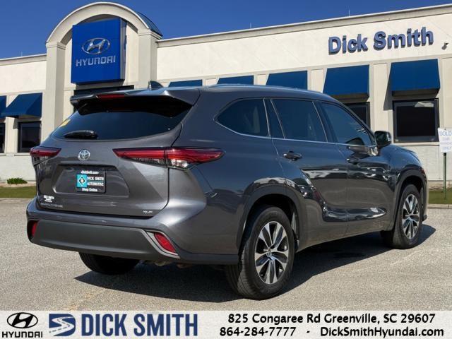 2021 toyota highlander xle
