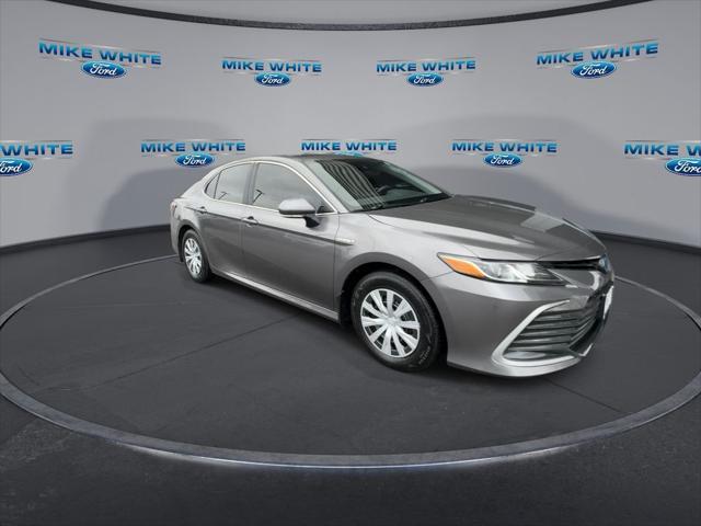 2021 toyota camry le
