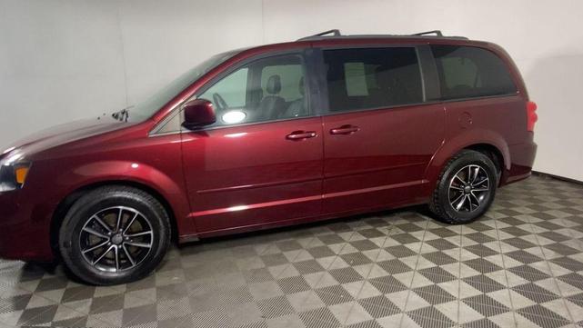 2017 dodge grand caravan gt