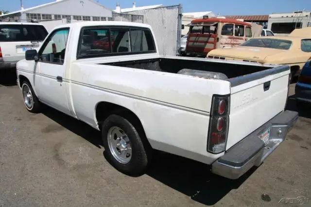 1988 nissan truck s 5-speed manual 4 cylinder no reserve