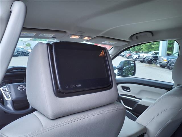 2024 nissan titan xd sv
