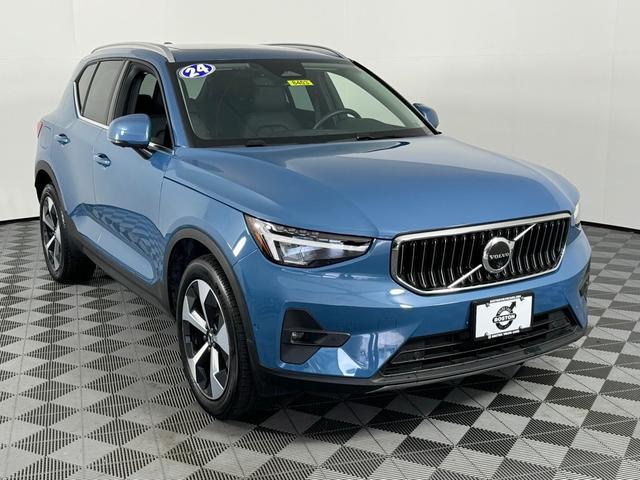 2024 volvo xc40 b5 plus bright theme