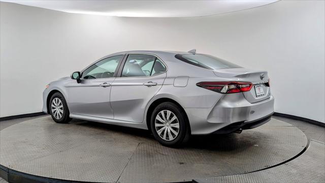 2022 toyota camry le