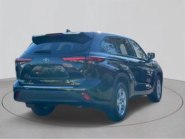 2021 toyota highlander le