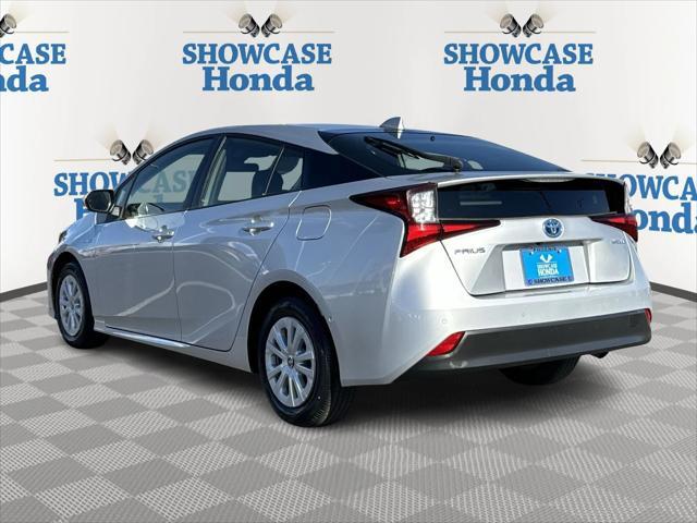 2021 toyota prius le