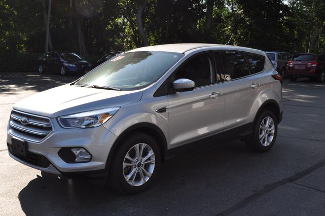 2019 ford escape se