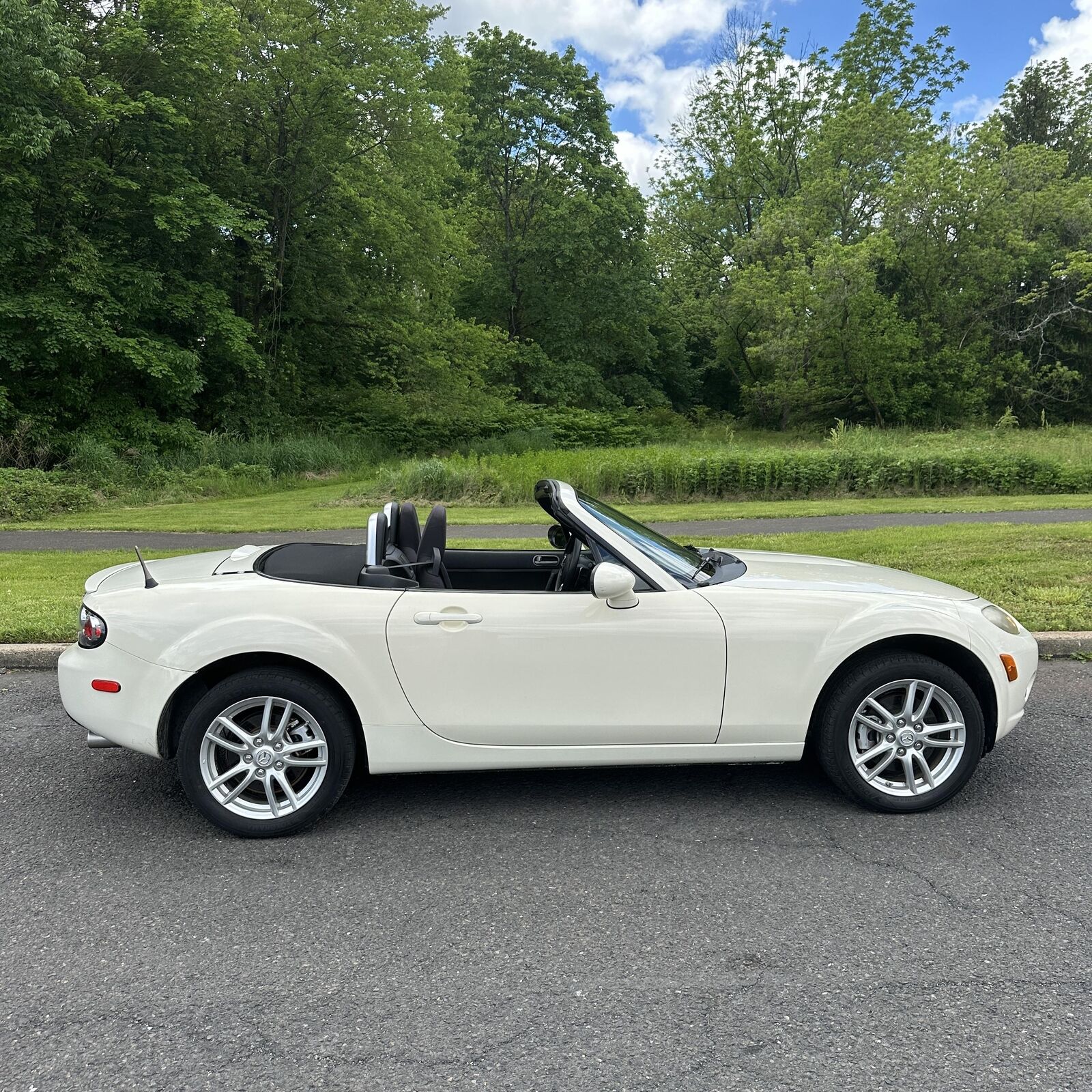2006 mazda mx-5 miata touring convertible low 89k mile accident free