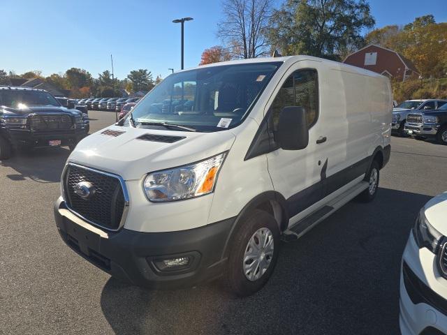 2022 ford transit-150 base
