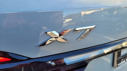 2025 BMW X7