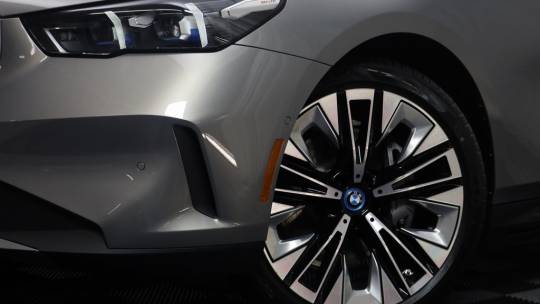 2025 BMW i5