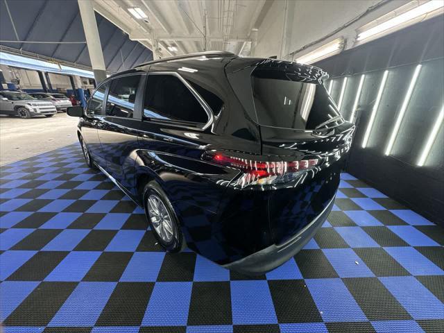 2023 toyota sienna xle 8 passenger