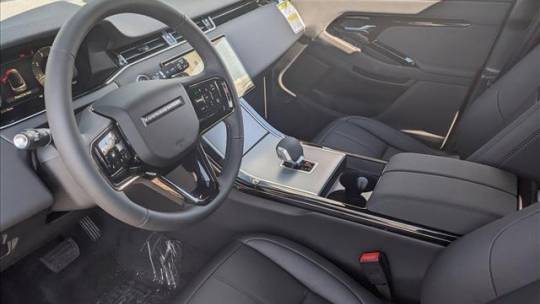 2025 Land Rover titanium