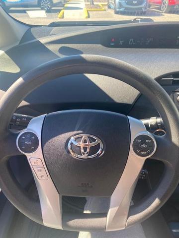 2010 toyota prius i