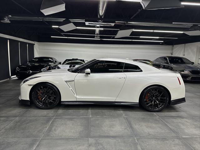 2017 nissan gt-r premium