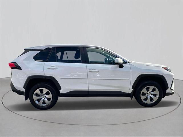 2022 toyota rav4 le