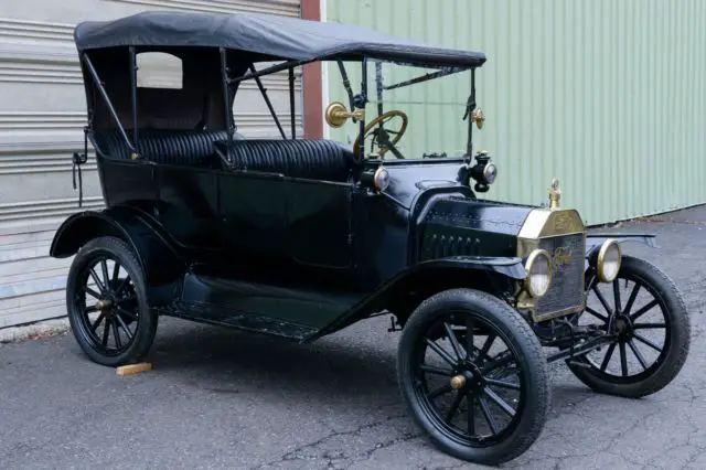 1915 model "t" touring 3 door sedan