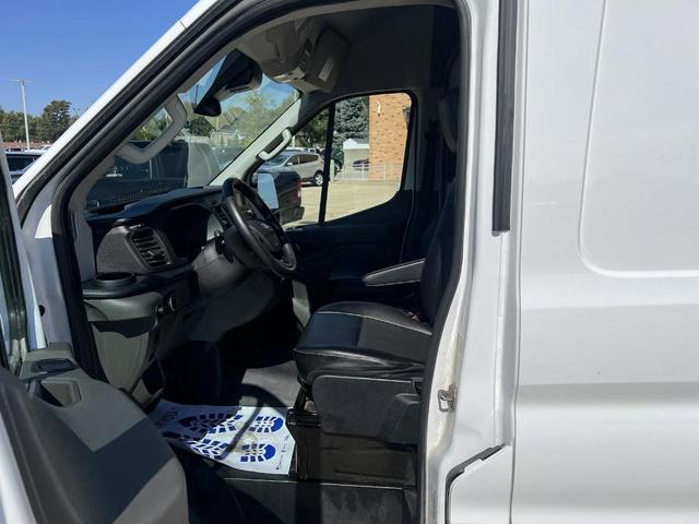 2023 ford transit-250 base